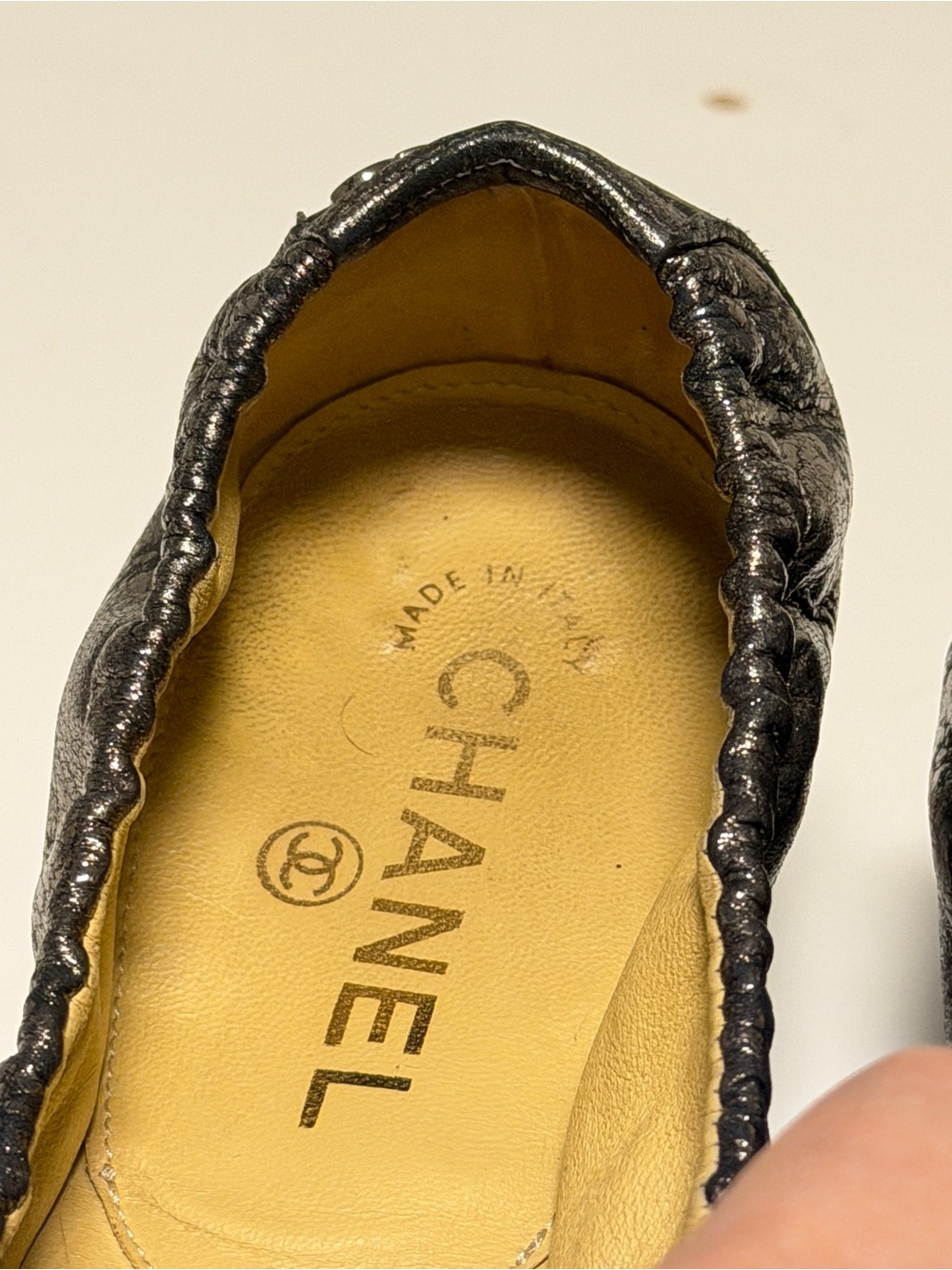 CHANEL Gray Elastic Leather Black Leather Cap Toe Flat Ballet Shoe EU 39 US 8.5 - Picture 14 of 14